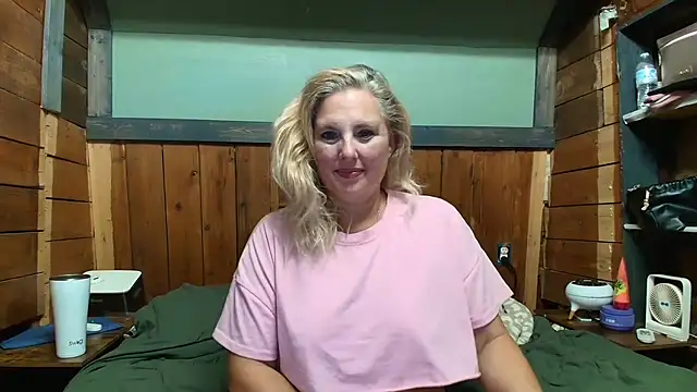 lisaxlovexxx stripchat live cam model
