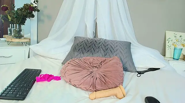 bloom_apple stripchat live cam model