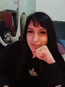 Delioficial2 stripchat live cam model