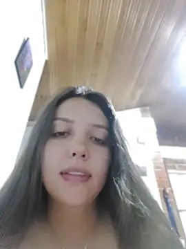 Bella_Karoline stripchat live cam model
