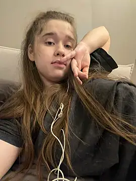 HornyGirlH stripchat live cam model
