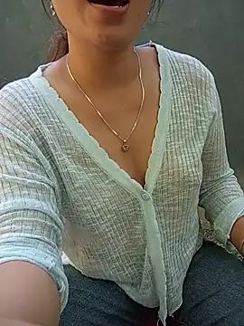 Ama-ra stripchat live cam model