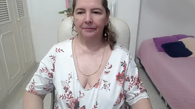 leonela_69 stripchat live cam model