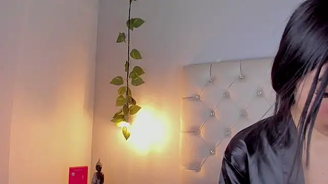 GabrielaSuarez_ stripchat live cam model