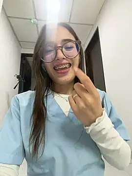 Sweet_Milaa1 stripchat live cam model