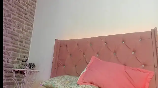 Sharon_CORAL stripchat live cam model