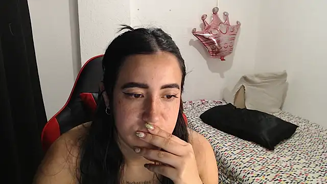 __leaa stripchat live cam model