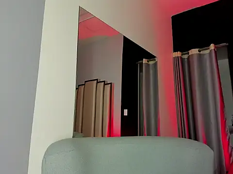 Karolinmonroe stripchat live cam model