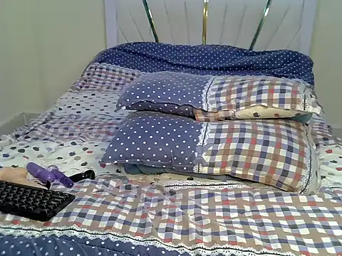 Prettysirenn stripchat live cam model