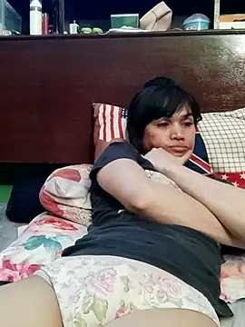 QueenSoreal stripchat live cam model