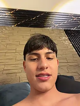 Lander_Cruz stripchat live cam model