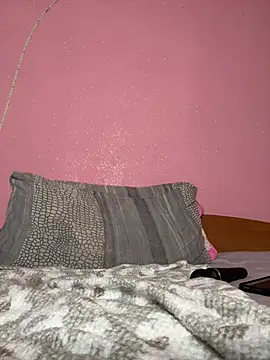 Celestequen stripchat live cam model