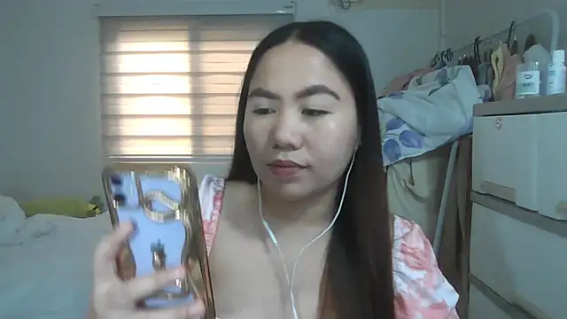 CandieHand stripchat live cam model