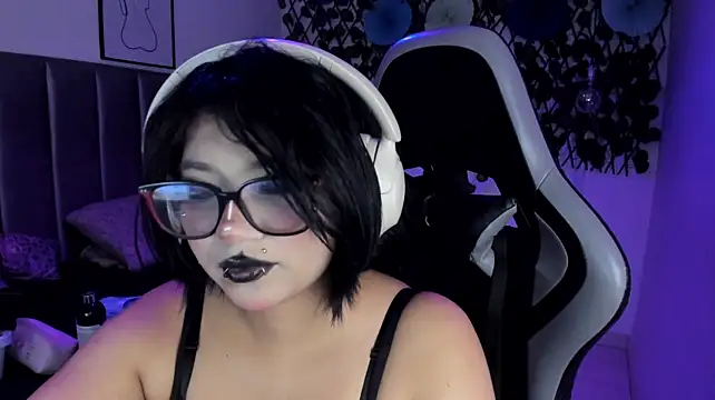 Kitty_Gang stripchat live cam model
