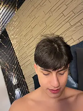Lander_Cruz stripchat live cam model