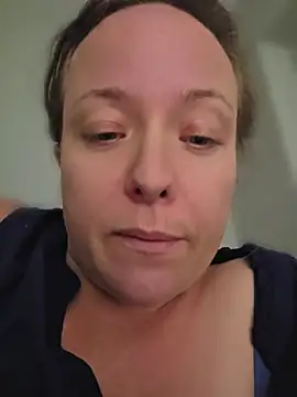 julimonroe stripchat live cam model