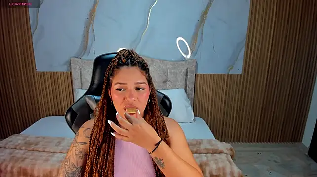 mia_18v stripchat live cam model