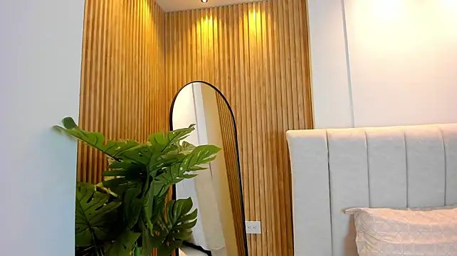 KaliBloom stripchat live cam model