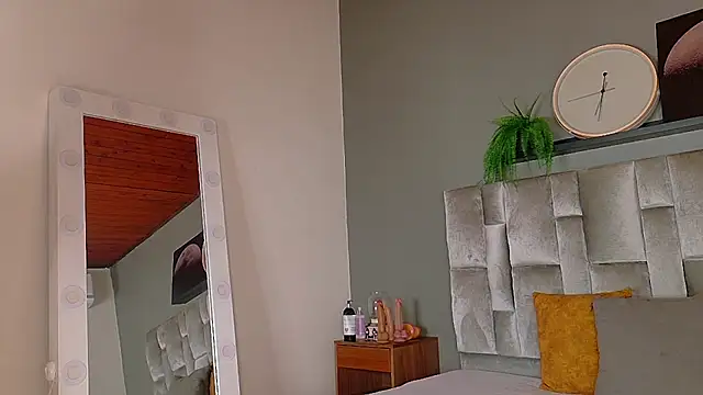 LiaaMoretti__ stripchat live cam model