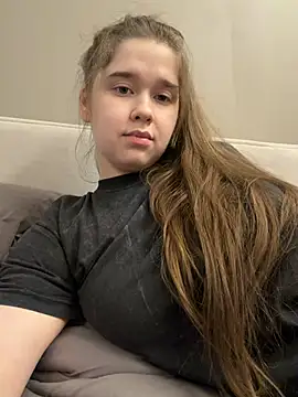 HornyGirlH stripchat live cam model