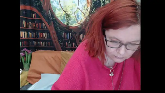 PlayfullMature stripchat live cam model