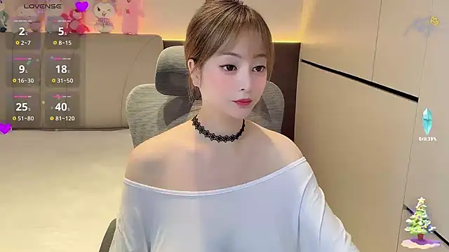 Amelie-_ stripchat live cam model