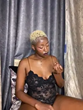 ZolaAmaya stripchat live cam model