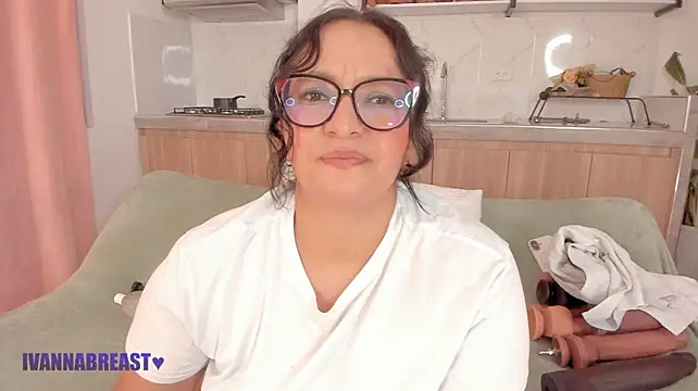Ivannabreast_Official stripchat live cam model