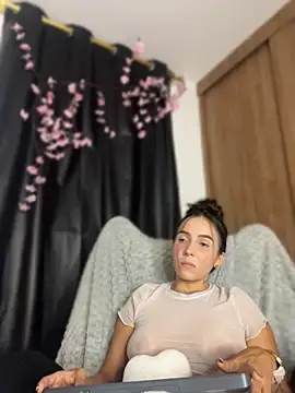 ScarletDarkMuse stripchat live cam model