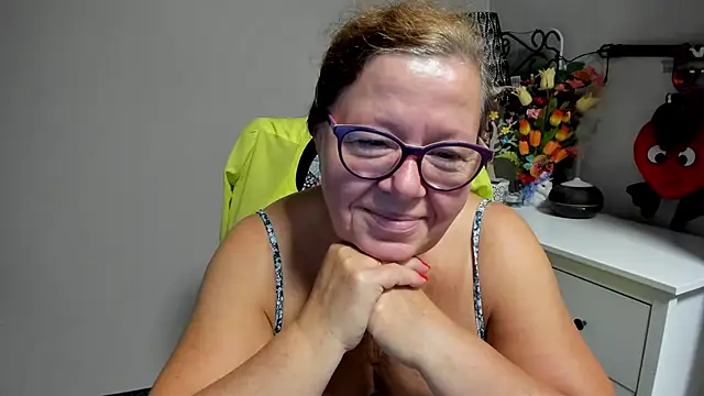 Adelewildx stripchat live cam model