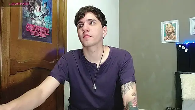 Matteo12_ stripchat live cam model