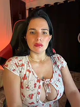 carol_latina13 stripchat live cam model