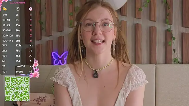 lyra_thenymph stripchat live cam model