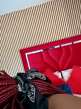 Bigasshott_ stripchat live cam model