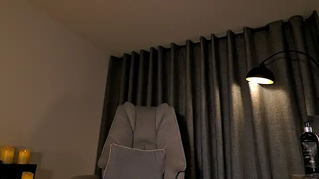lianewhite stripchat live cam model