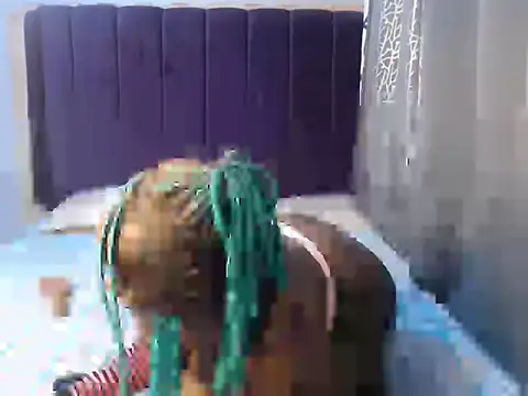 honeey_luxe stripchat live cam model