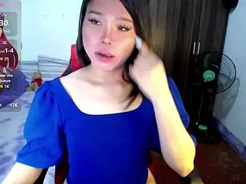 sofiathe1st stripchat live cam model