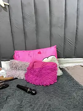 LonelyQueenxx25 stripchat live cam model