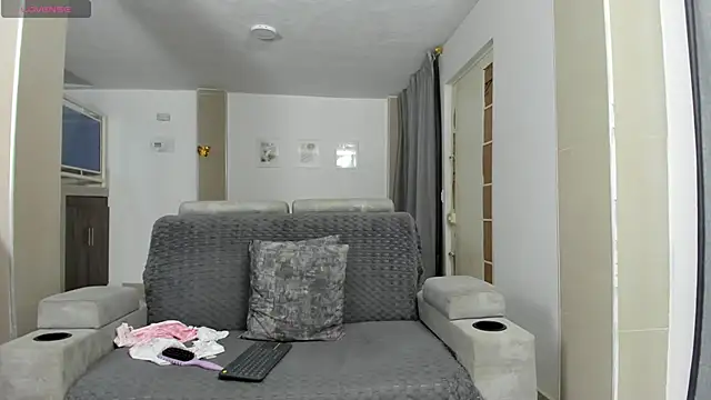 DulceRomance stripchat live cam model