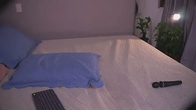 AnnyHizzle stripchat live cam model
