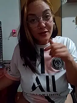 kuramaqueen stripchat live cam model
