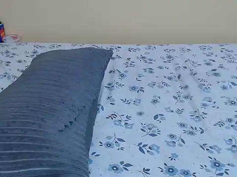 lynnsee stripchat live cam model