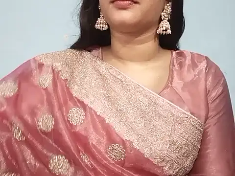 Adhiti_1 stripchat live cam model