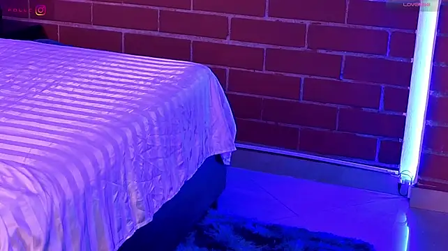mandi4pole_ stripchat live cam model