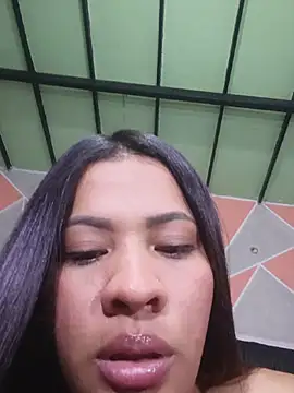 AhslyDuque stripchat live cam model