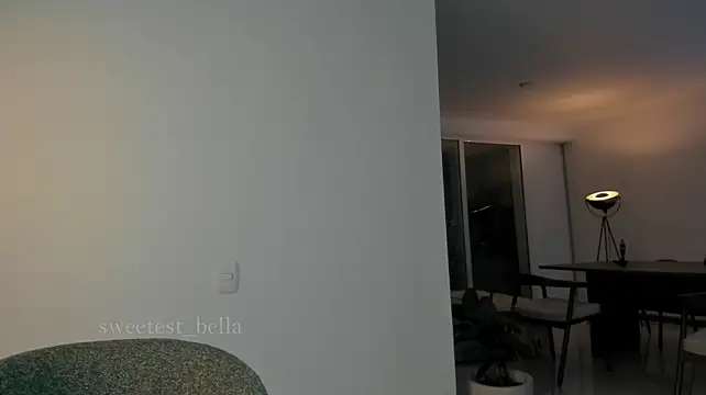 sweetest_bella stripchat live cam model