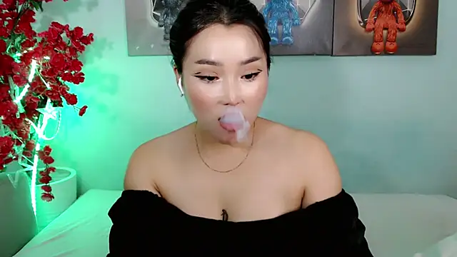 ichiben stripchat live cam model