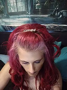 BusyB1983 stripchat live cam model