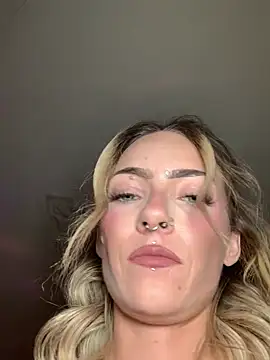 SerenityBabe stripchat live cam model