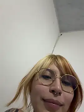 YunoRose_ stripchat live cam model